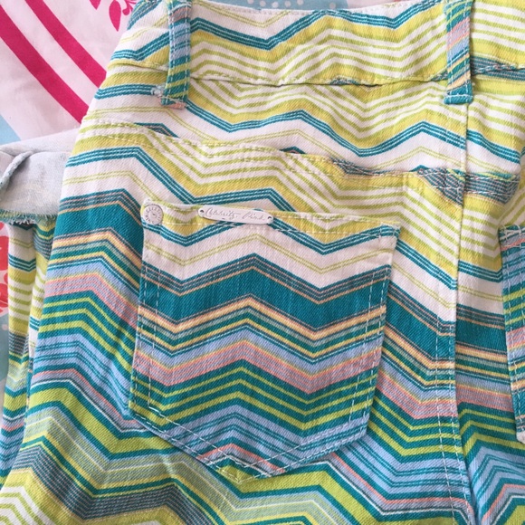 Celebrity Pink sz 5 shorts . Stretch . Lower rise - Picture 3 of 3